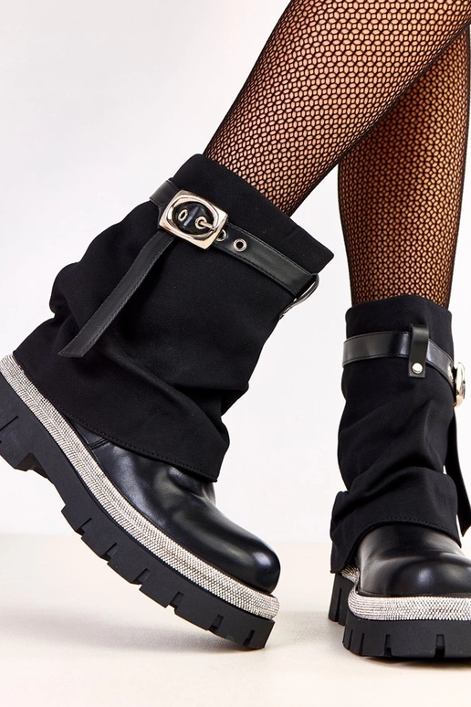 Czarne botki z wywiniętą cholewką i...