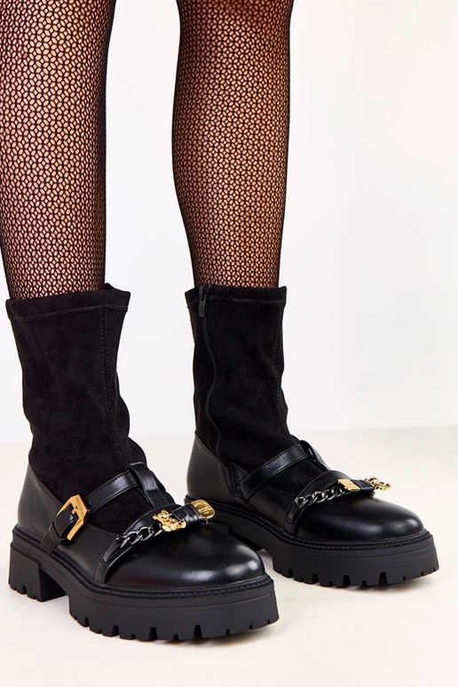 Czarne traperki zdobione misiem i...