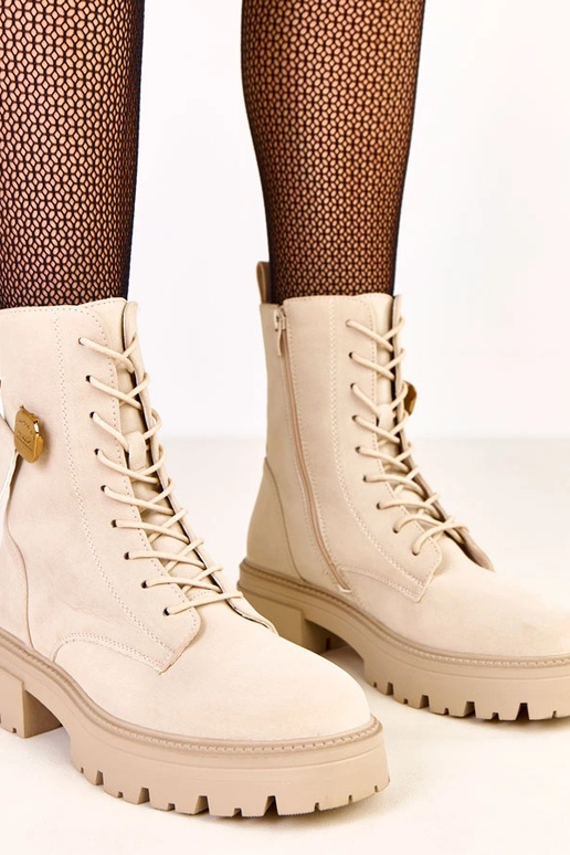 Beżowe traperki damskie zdobione...