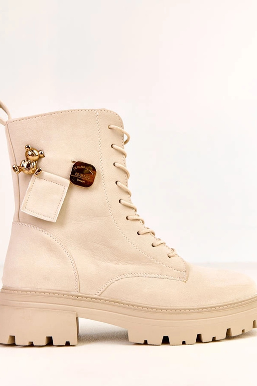 Beżowe traperki damskie zdobione...