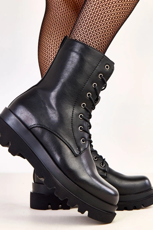 Czarne klasyczne traperki damskie z...