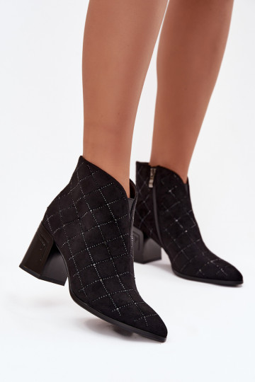 Women's low-heeled boots with decoration D&A MR52-133 Black