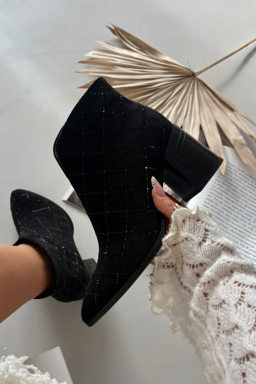 Women's low-heeled boots with decoration D&A MR52-133 Black