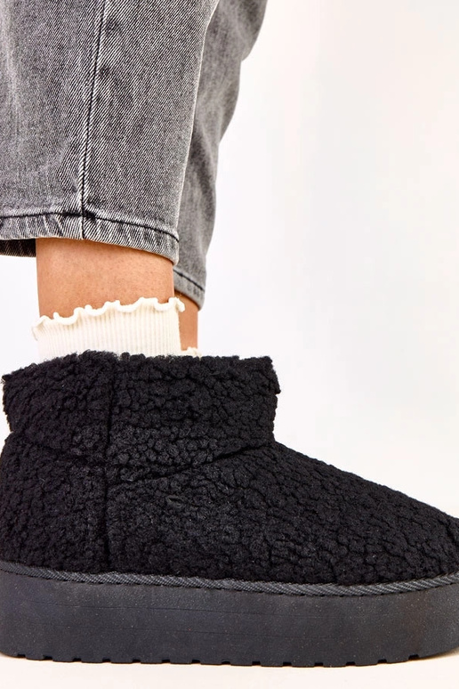 Czarne śniegowce z cholewką z... Czarne śniegowce z cholewką z...