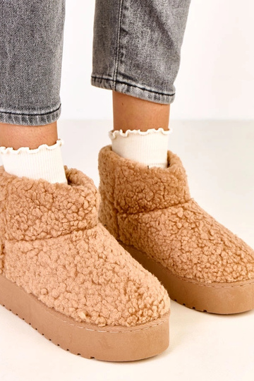 Jasnobrązowe śniegowce z...