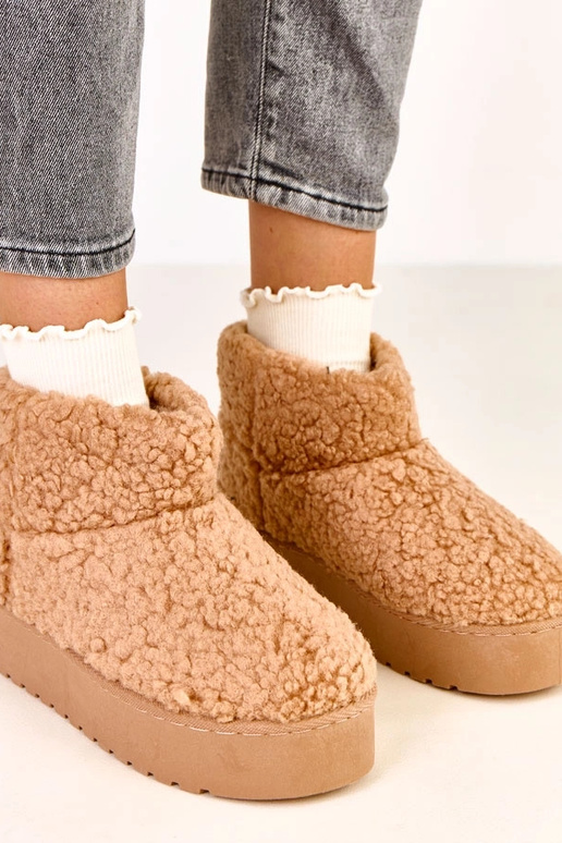 Jasnobrązowe śniegowce z cholewką z... Jasnobrązowe śniegowce z cholewką z...