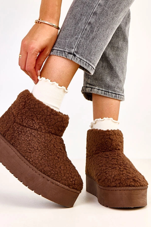 Ciemnobrązowe śniegowce z cholewką z... Ciemnobrązowe śniegowce z cholewką z...