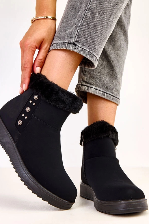 Czarne botki ocieplane z ekoskóry...
