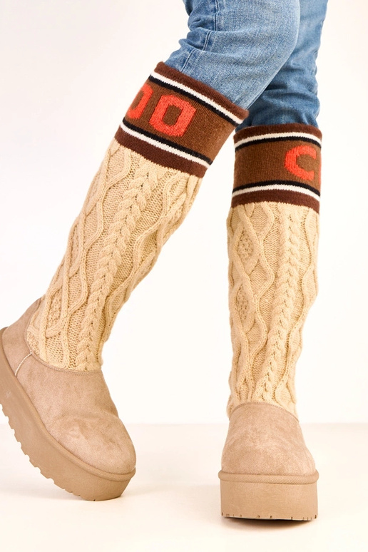 Beżowe śniegowce na platformie z... Beżowe śniegowce na platformie z...