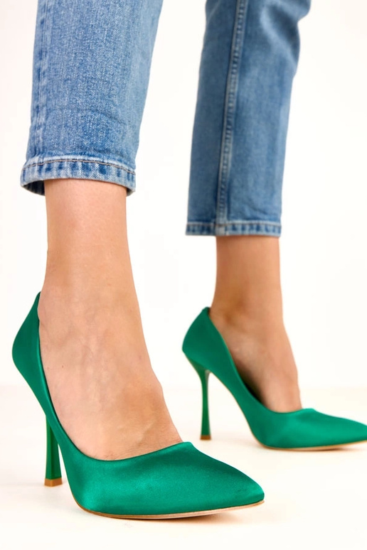 Zielone szpilki z satynowym... Zielone szpilki z satynowym...