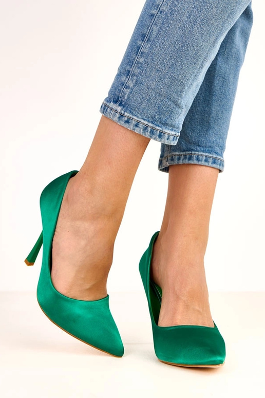 Zielone szpilki z satynowym... Zielone szpilki z satynowym...