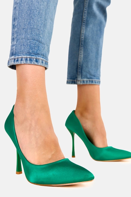 Zielone szpilki z satynowym... Zielone szpilki z satynowym...