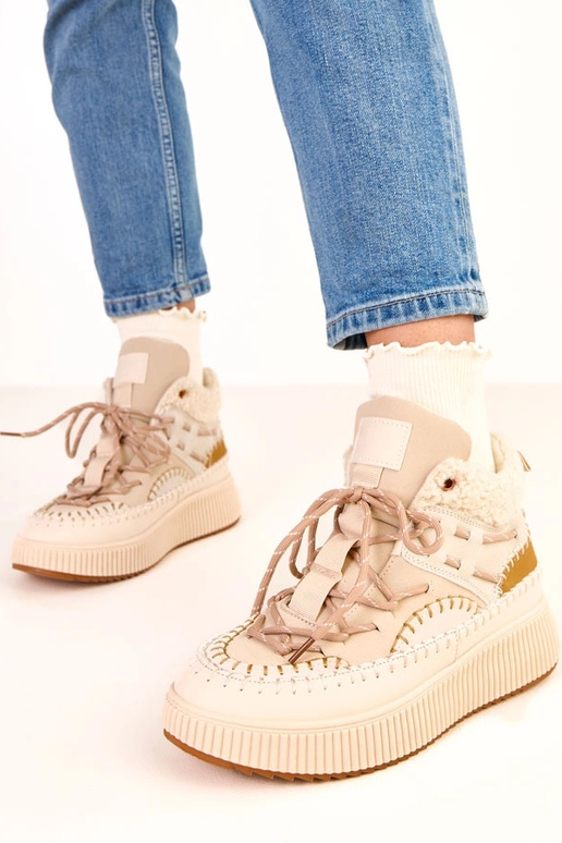 Beżowe sznurowane śniegowce z... Beżowe sznurowane śniegowce z...