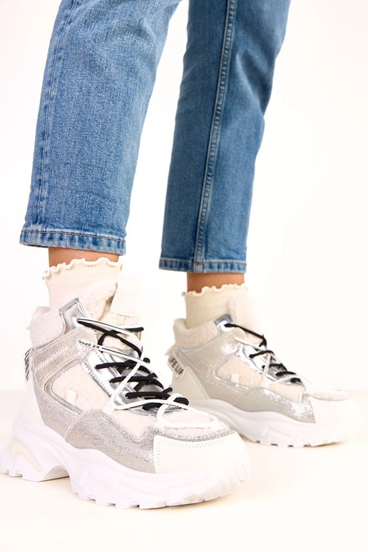 Białe sznurowane sneakersy z... Białe sznurowane sneakersy z...