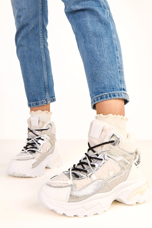 Białe sznurowane sneakersy z... Białe sznurowane sneakersy z...