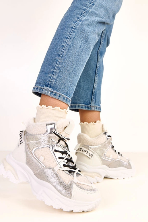 Białe sznurowane sneakersy z... Białe sznurowane sneakersy z...