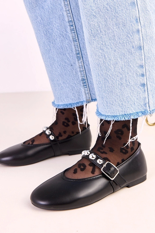 Czarne baleriny ze zdobioną sprzączką... Czarne baleriny ze zdobioną sprzączką...