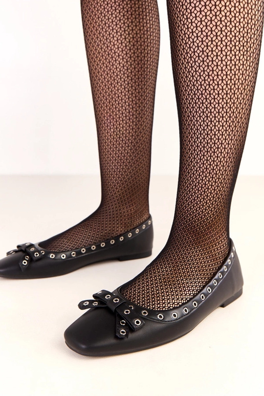 Czarne baleriny z ozdobnymi oczkami i... Czarne baleriny z ozdobnymi oczkami i...