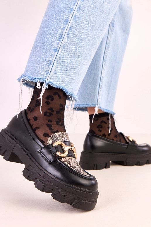 Czarne mokasyny z motywem skóry wężą... Czarne mokasyny z motywem skóry wężą...