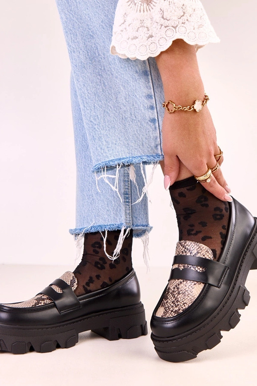 Czarne mokasyny z motywem skóry węża... Czarne mokasyny z motywem skóry węża...