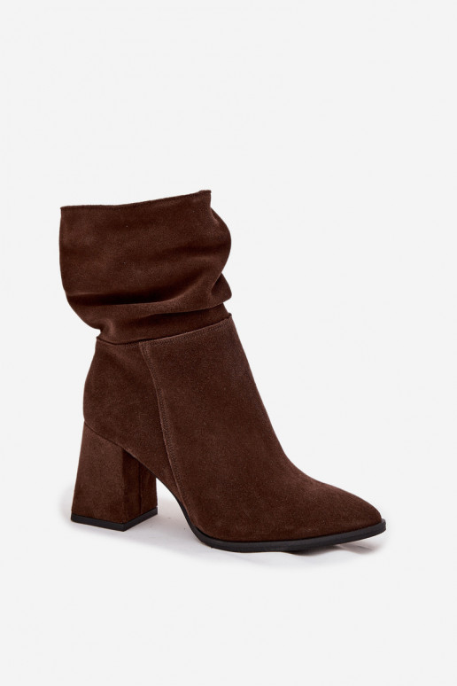Ankle boots made of genuine suede lined on heel with ruffle Zazoo 4216 Chocolate Ankle boots made of genuine suede lined on heel with ruffle Zazoo 4216 Chocolate