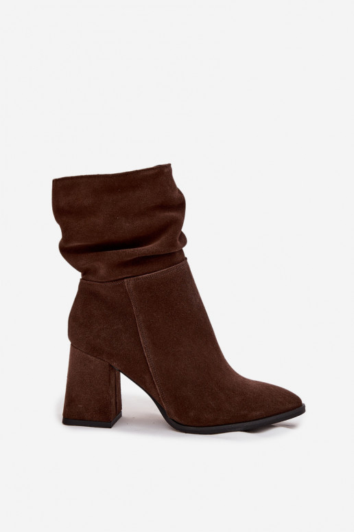 Ankle boots made of genuine suede lined on heel with ruffle Zazoo 4216 Chocolate Ankle boots made of genuine suede lined on heel with ruffle Zazoo 4216 Chocolate