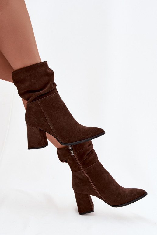Ankle boots made of genuine suede lined on heel with ruffle Zazoo 4216 Chocolate Ankle boots made of genuine suede lined on heel with ruffle Zazoo 4216 Chocolate