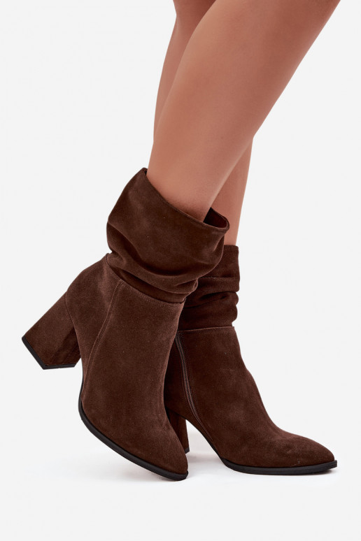 Ankle boots made of genuine suede lined on heel with ruffle Zazoo 4216 Chocolate Ankle boots made of genuine suede lined on heel with ruffle Zazoo 4216 Chocolate