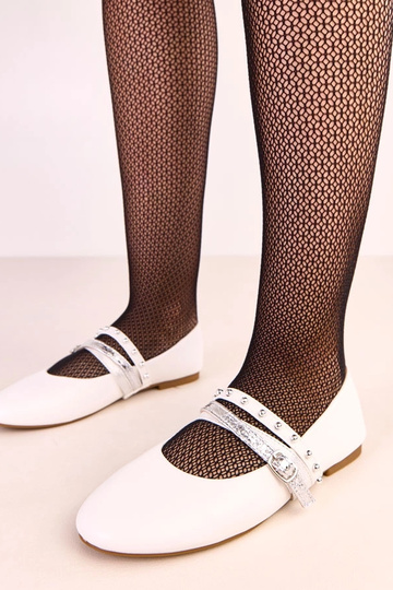 Białe baleriny z ozdobnymi...