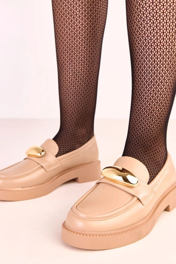 Beżowe mokasyny ze złotą...