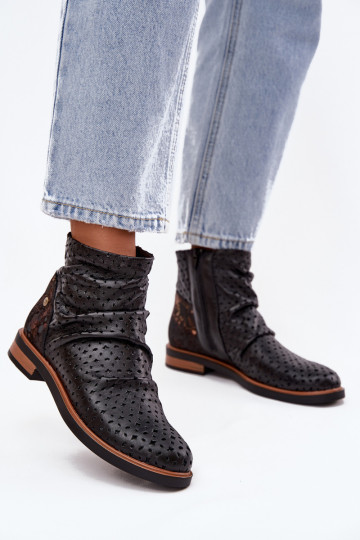 Leather ankle boots with perforated pattern Maciejka 05922-01 Black 2