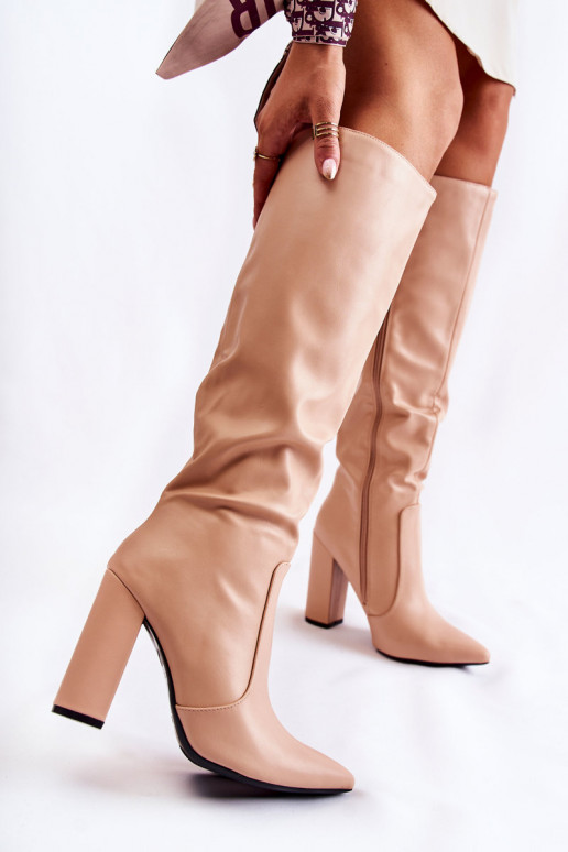 Classic Boots On A Post Nude Mayra Classic Boots On A Post Nude Mayra