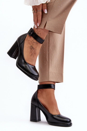 Heeled Sandals with Buckle Black Idovana