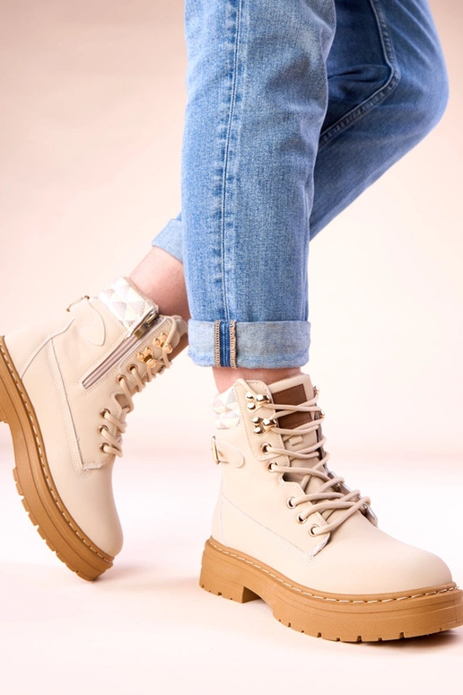 Beżowe traperki ocieplane z matowej...