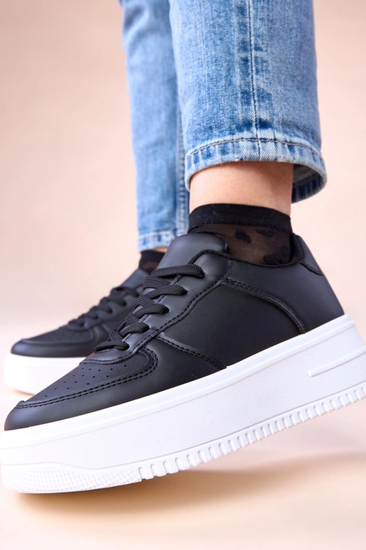 Czarne sneakersy na platformie Avita