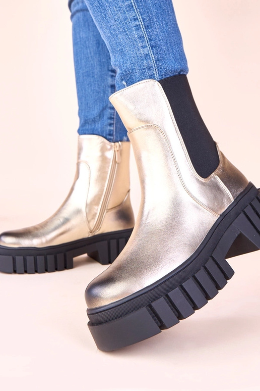 Złote botki na platformie z...