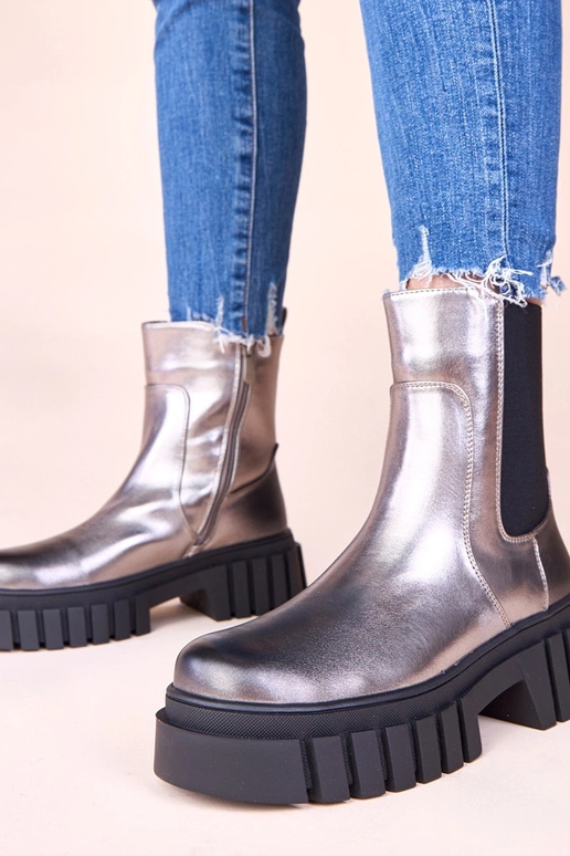 Srebrne botki na platformie z...