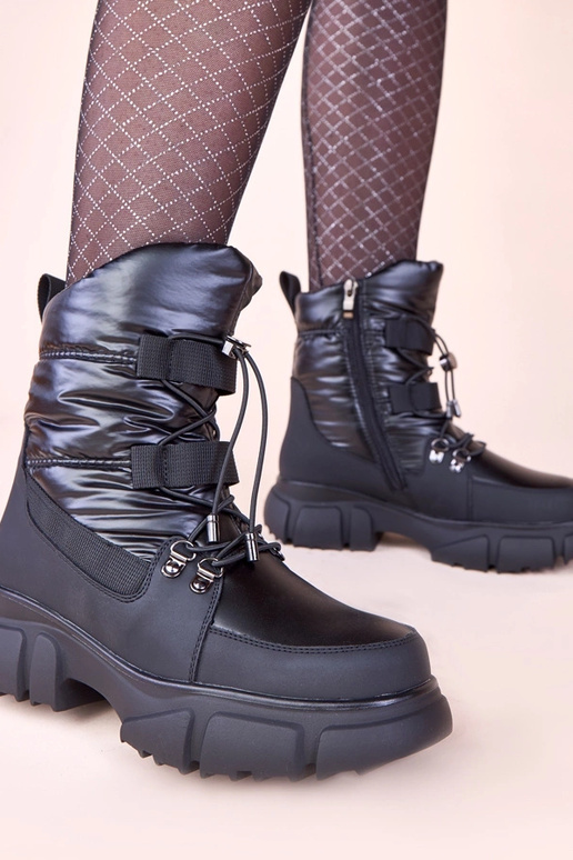 Czarne śniegowce z połyskiem...