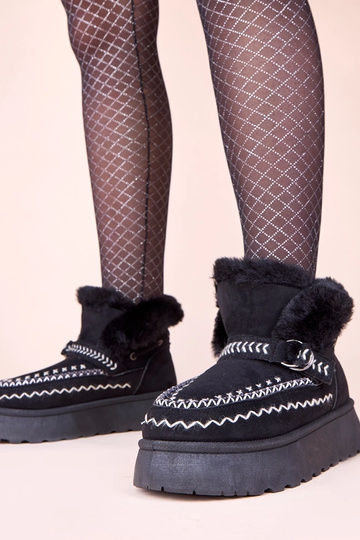 Czarne śniegowce z ozdobnym...