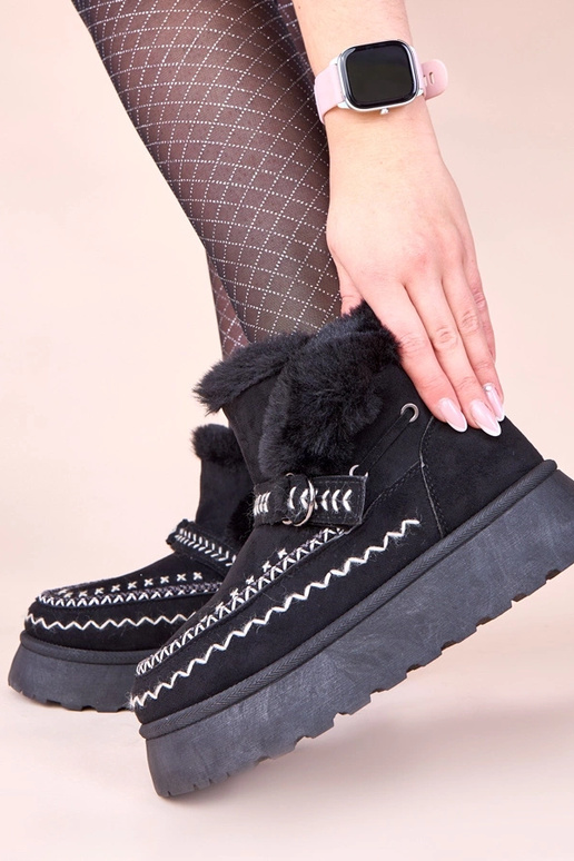 Czarne śniegowce z ozdobnym haftem Ciana