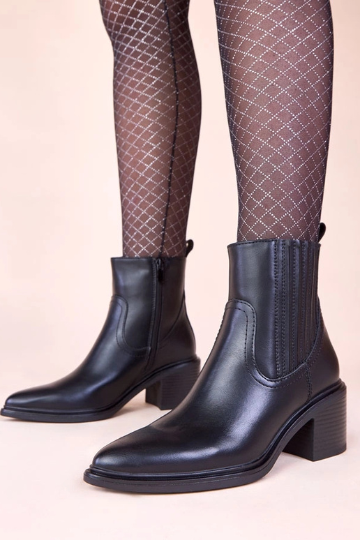 Czarne botki na słupku z elastyczną...
