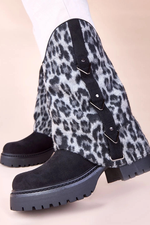 Czarne botki z panterkową wywiniętą...