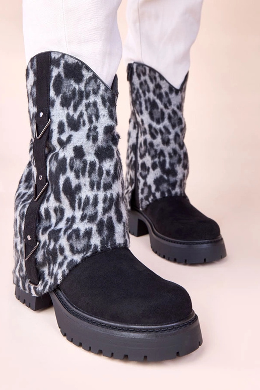 Czarne botki z panterkową wywiniętą...