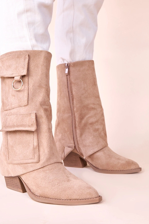 Beżowe botki na słupku z kieszonkami...