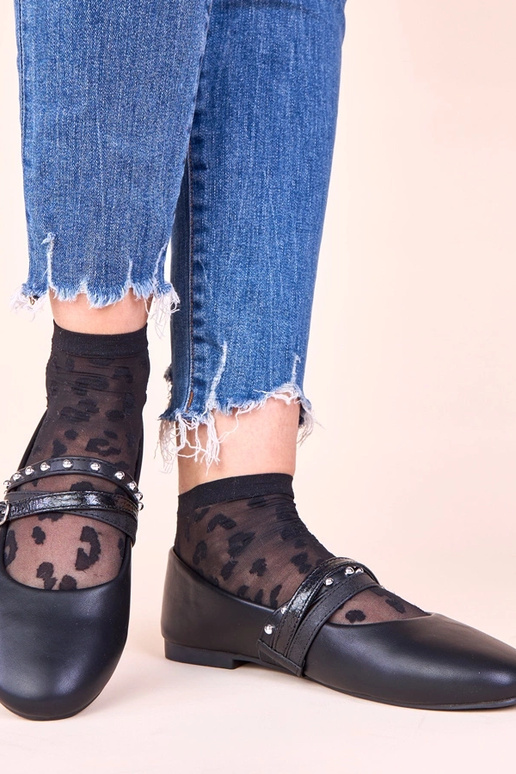 Czarne baleriny z ozdobnymi paskami Vika