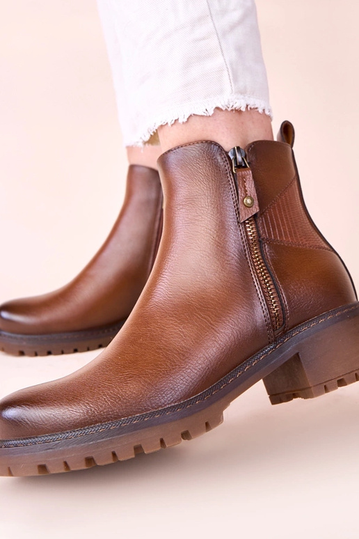 Brązowe botki na subtelnym słupku z...