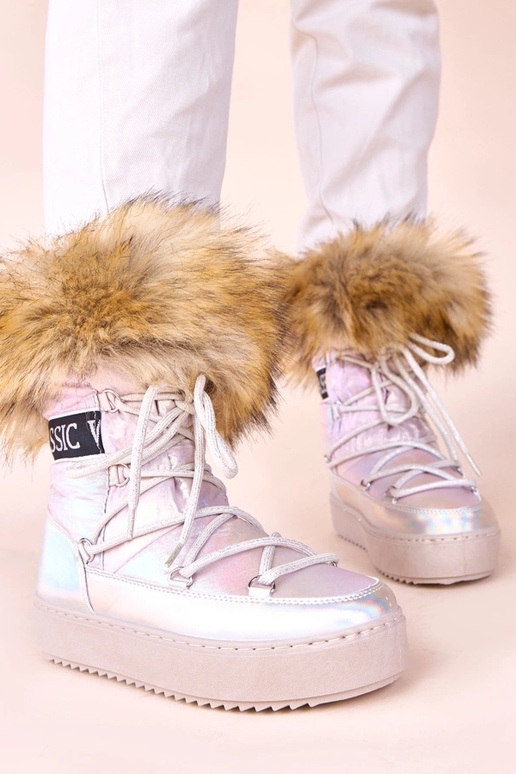 Srebrne śniegowce z różową poświatą...