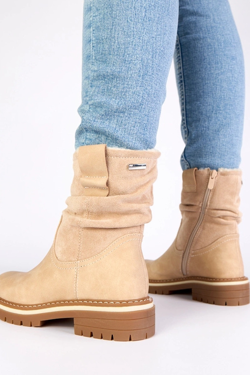 Beżowe botki ocieplane z marszczoną...