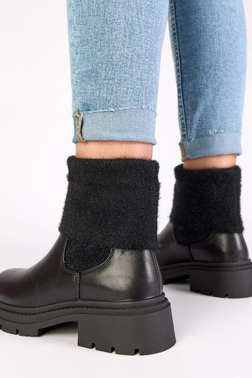 Czarne botki z elastyczną wstawką i...