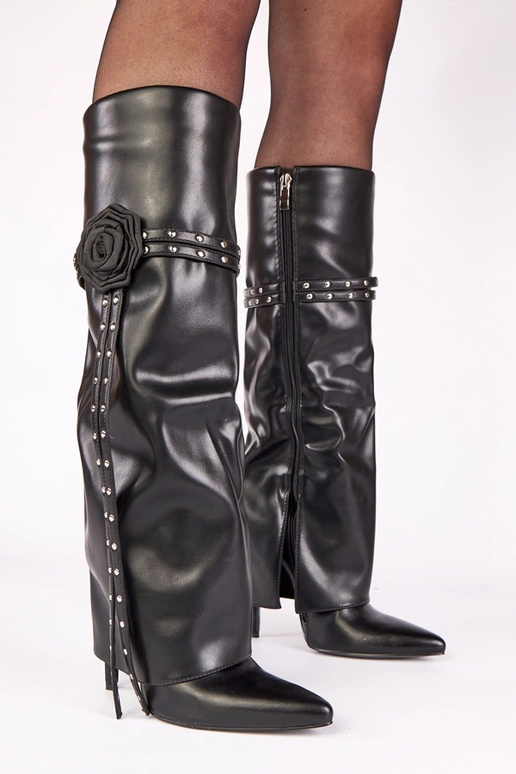 Czarne kozaki na szpilce z wywiniętą...